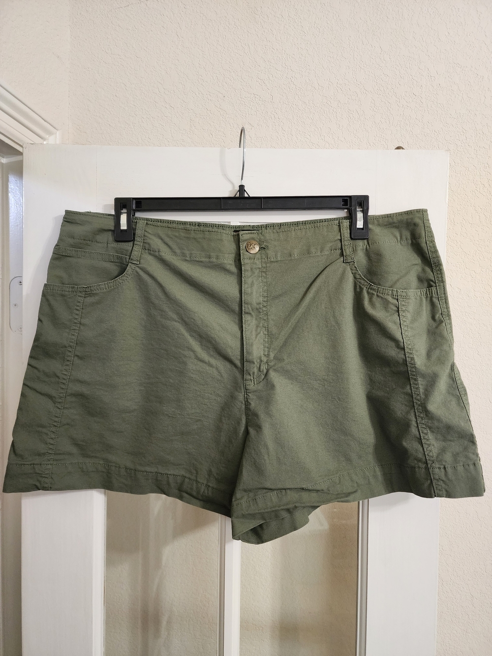 Lee Olive Green Utility Stretch Twill Shorts Women's Size 20 High Rise FLAW READ